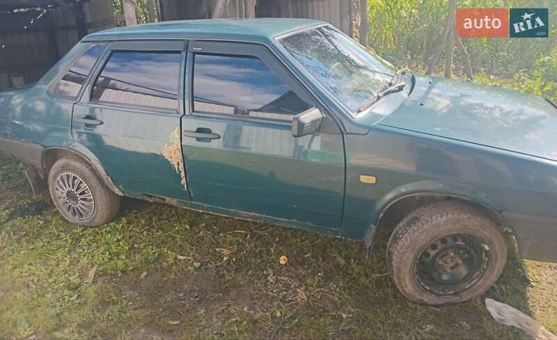 Седан ВАЗ / Lada 21099 2004 в Каменец-Подольском