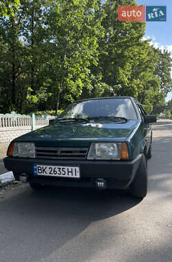 Седан ВАЗ 21099 2005 в Сарнах