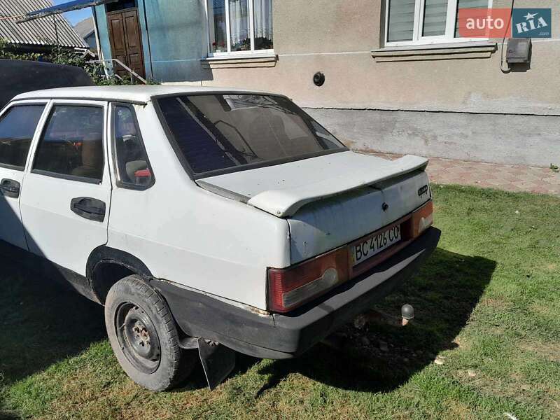 Седан ВАЗ / Lada 21099 1992 в Щирце