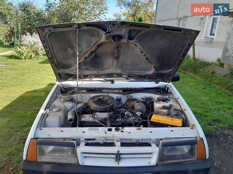 Седан ВАЗ / Lada 21099 1992 в Щирце