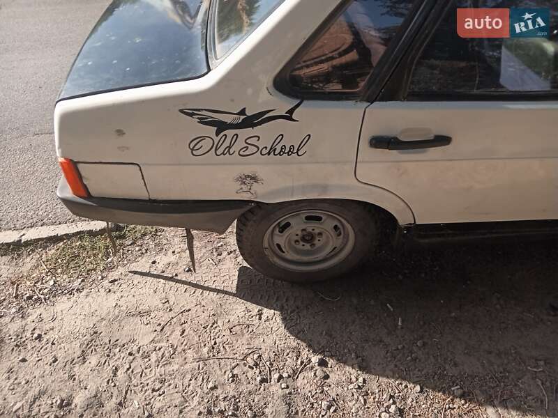 Седан ВАЗ / Lada 21099 1993 в Каменском
