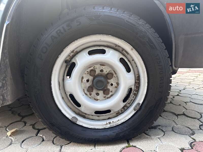 Седан ВАЗ / Lada 21099 2004 в Дніпрі