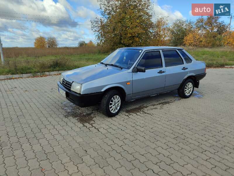 Седан ВАЗ 21099 2006 в  фото Седан ВАЗ 21099 2006 в