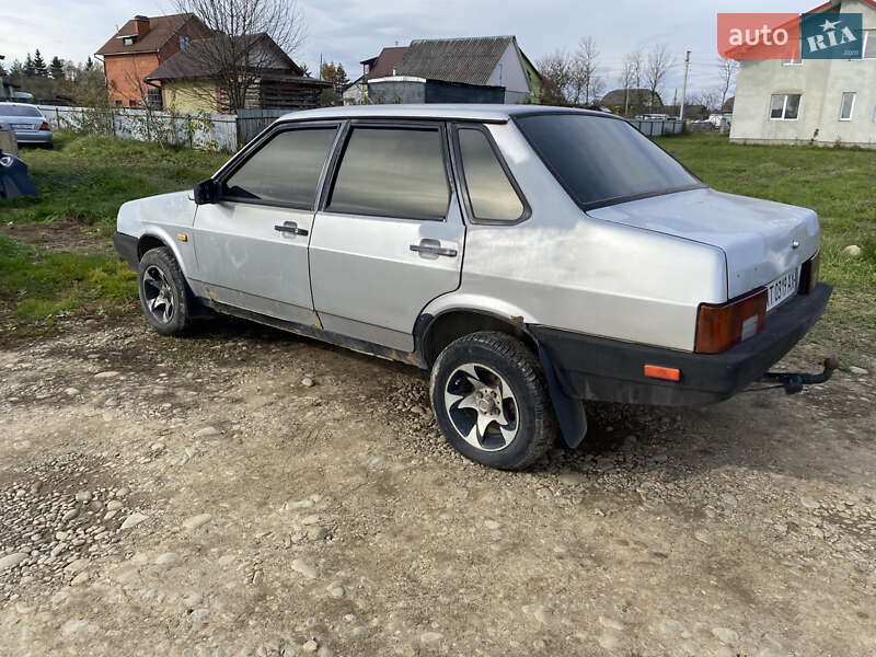 Седан ВАЗ / Lada 21099 2004 в Ивано-Франковске