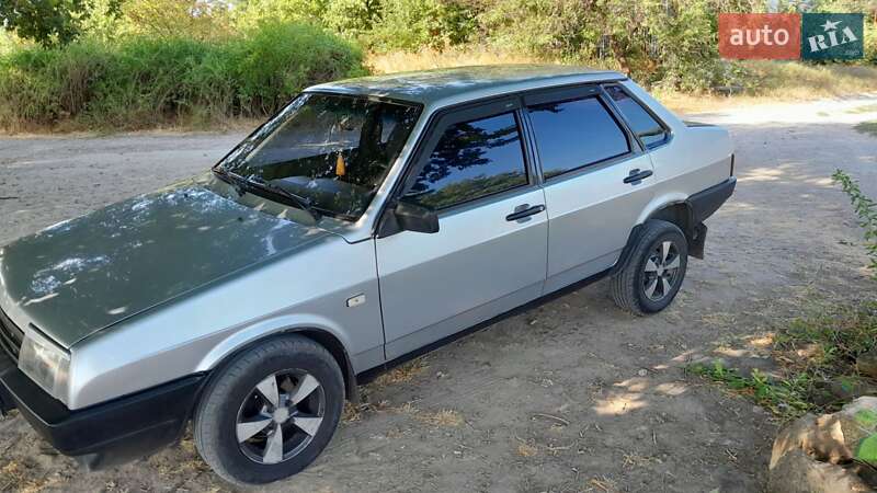Седан ВАЗ / Lada 21099 2002 в Кривом Роге фото 6 Седан ВАЗ / Lada 21099 2002 в Кривом Роге