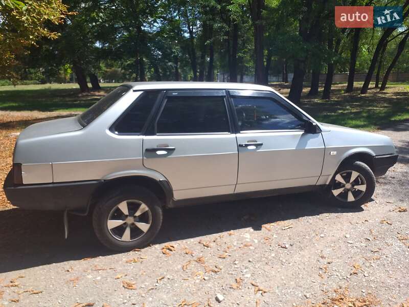 Седан ВАЗ / Lada 21099 2002 в Кривом Роге фото 10 Седан ВАЗ / Lada 21099 2002 в Кривом Роге