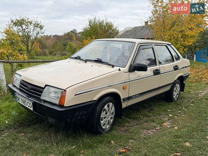 Седан ВАЗ / Lada 21099 1995 в Дубно