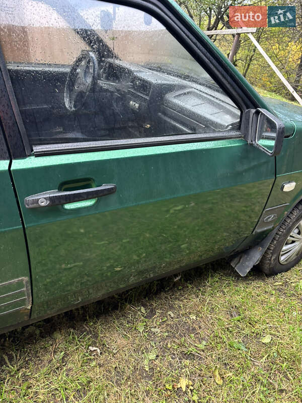 Седан ВАЗ / Lada 21099 2004 в Бориславі