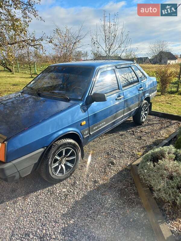 Седан ВАЗ / Lada 21099 2010 в Львові