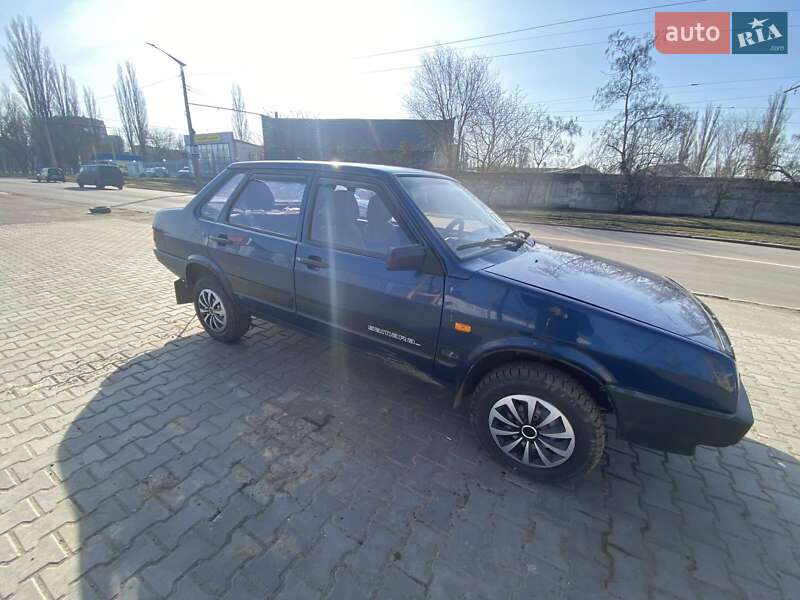Седан ВАЗ / Lada 21099 2004 в Николаеве