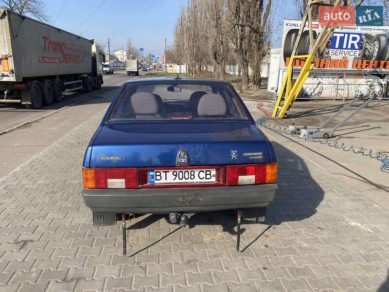 Седан ВАЗ / Lada 21099 2004 в Николаеве