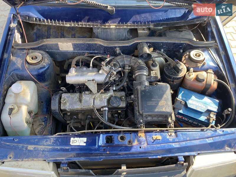 Седан ВАЗ / Lada 21099 2004 в Николаеве