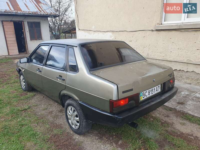 Седан ВАЗ / Lada 21099 2001 в Ивано-Франковске