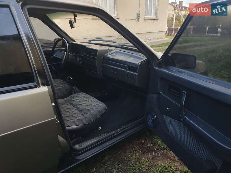Седан ВАЗ / Lada 21099 2001 в Ивано-Франковске