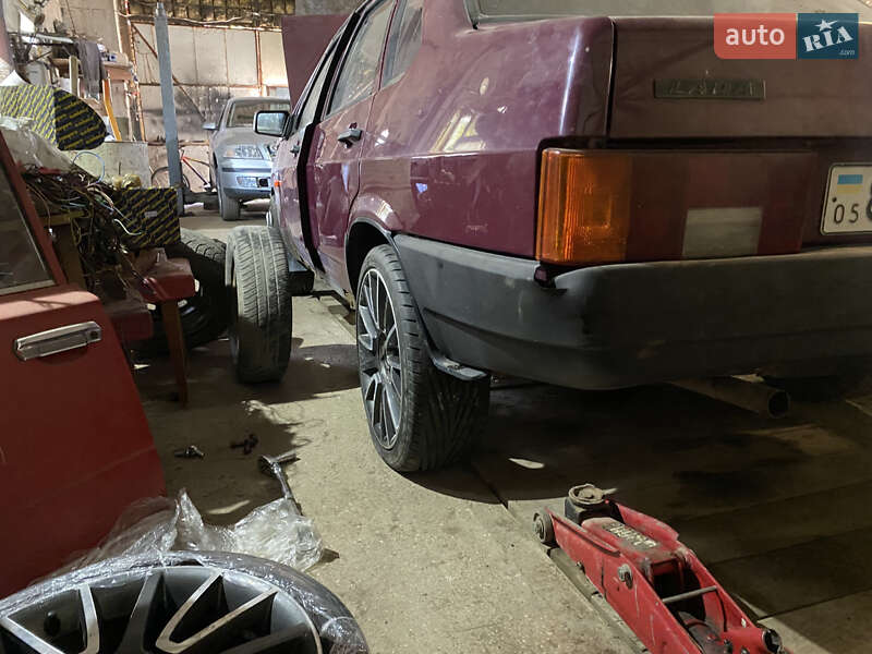 Седан ВАЗ / Lada 21099 2000 в Ужгороді