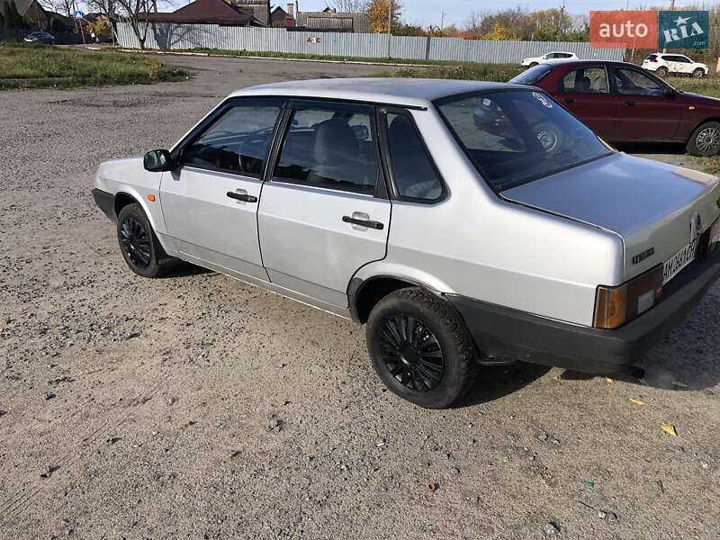 Седан ВАЗ / Lada 21099 2003 в Бердичеве фото 4 Седан ВАЗ / Lada 21099 2003 в Бердичеве