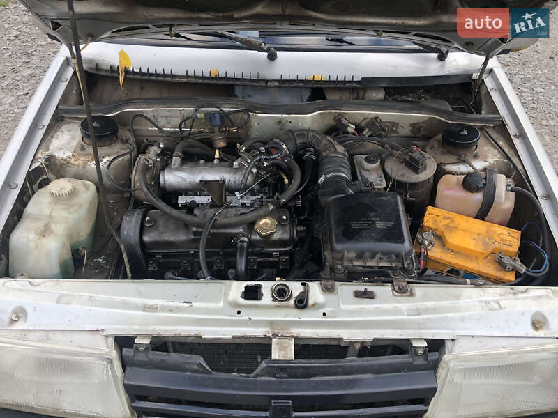 Седан ВАЗ / Lada 21099 2003 в Бердичеве фото 12 Седан ВАЗ / Lada 21099 2003 в Бердичеве