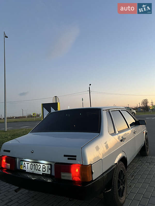 Седан ВАЗ / Lada 21099 2004 в Ивано-Франковске