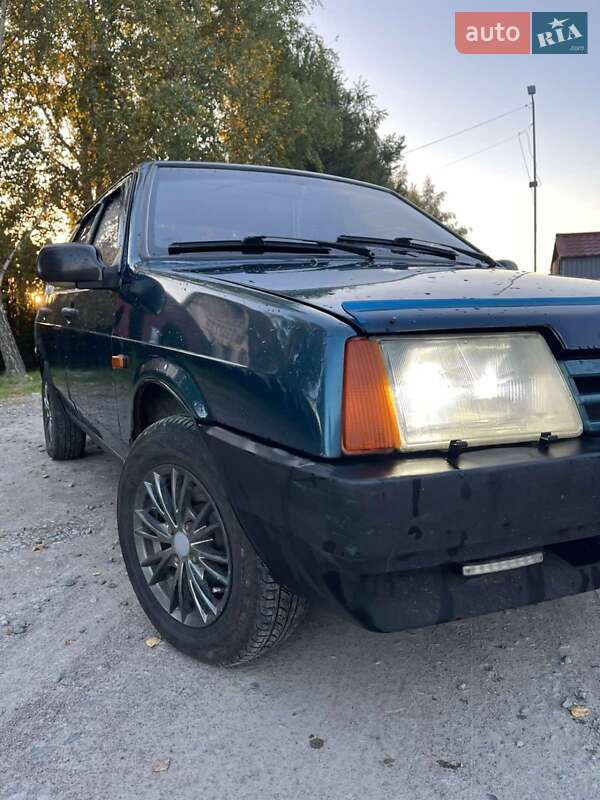 Седан ВАЗ / Lada 21099 2001 в Львові