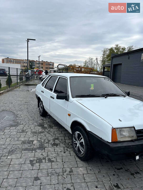 Седан ВАЗ / Lada 21099 1994 в Ивано-Франковске