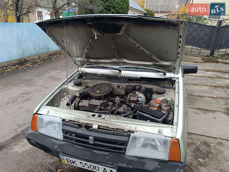 Седан ВАЗ / Lada 21099 2001 в Остроге фото 35 Седан ВАЗ / Lada 21099 2001 в Остроге