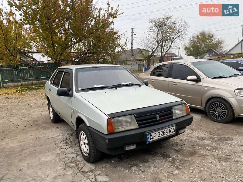 Седан ВАЗ / Lada 21099 2001 в Запорожье