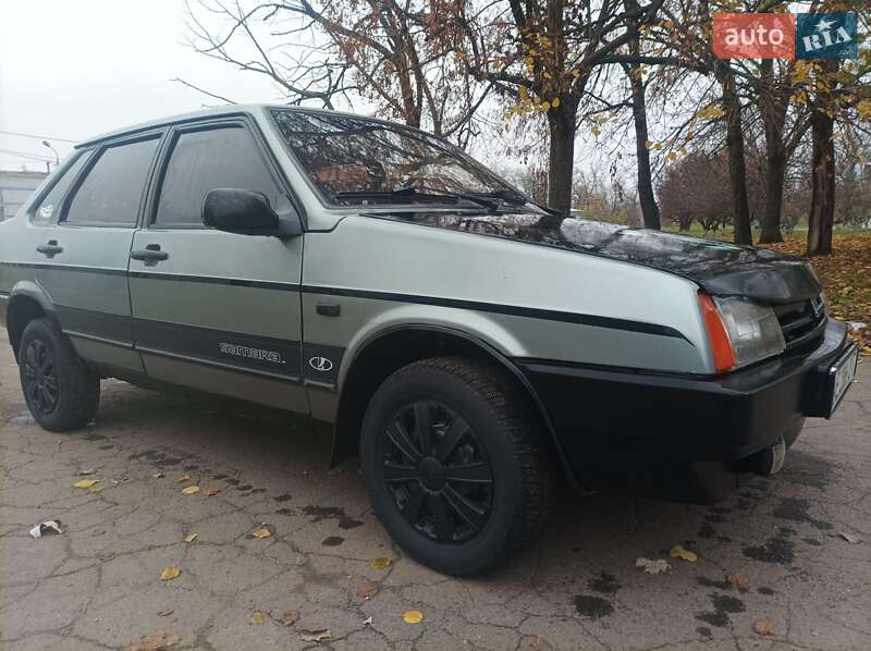 Седан ВАЗ / Lada 21099 1997 в Кривом Роге