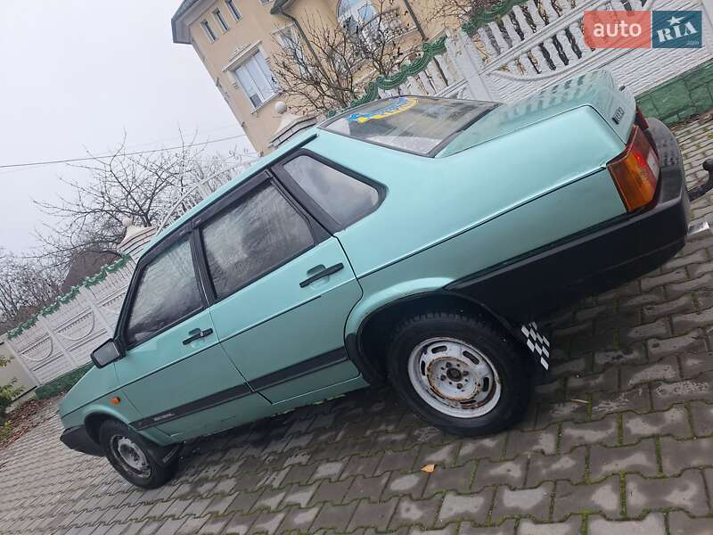 Седан ВАЗ / Lada 21099 2003 в Черновцах