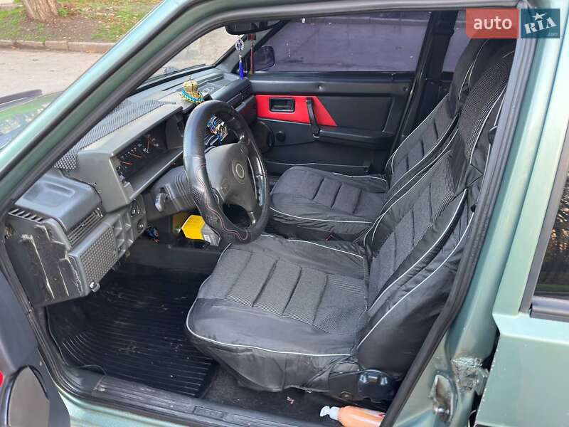 Седан ВАЗ / Lada 21099 2006 в Николаеве