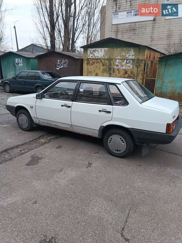 Седан ВАЗ / Lada 21099 2001 в Києві