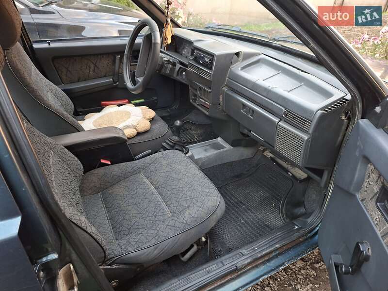 Седан ВАЗ / Lada 21099 2004 в Чернівцях