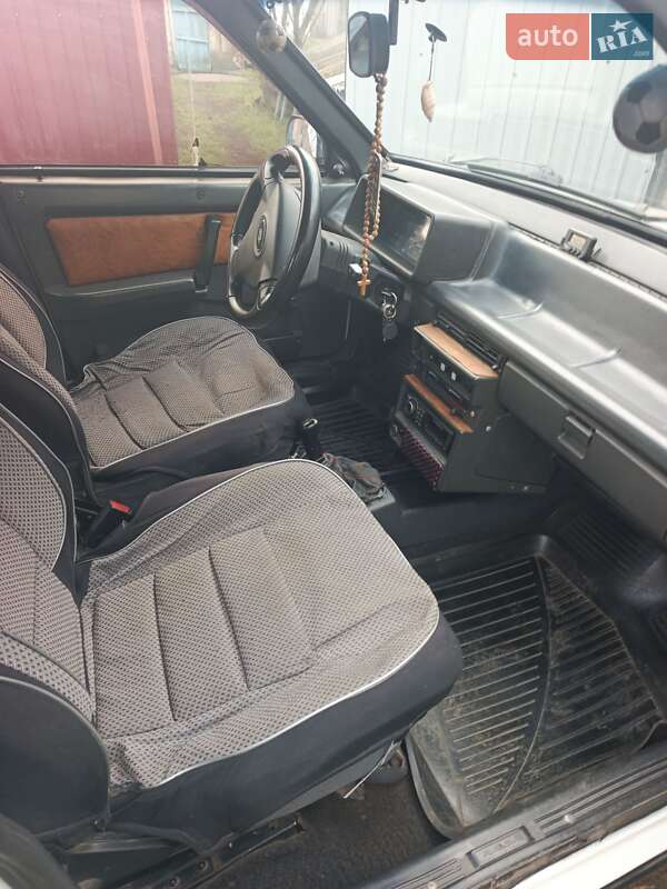 Седан ВАЗ / Lada 21099 1994 в Семенівці