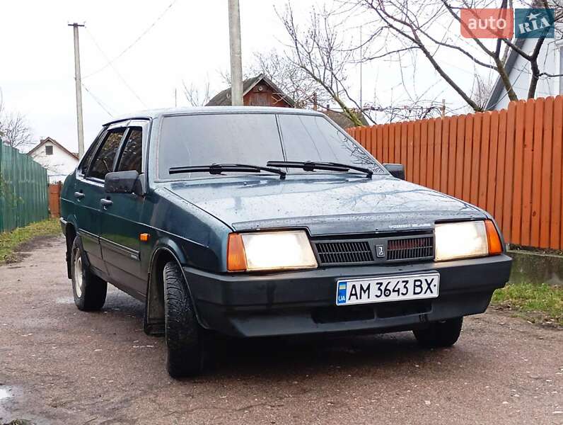 Седан ВАЗ / Lada 21099 2004 в Мирополе