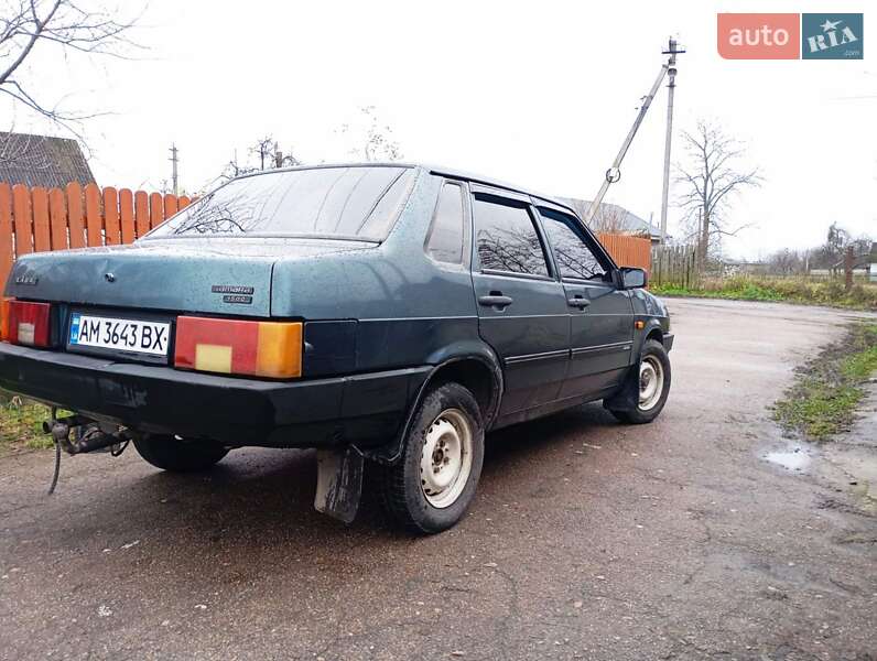 Седан ВАЗ / Lada 21099 2004 в Мирополе