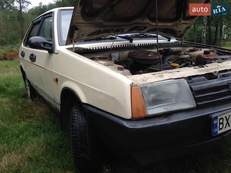 Седан ВАЗ / Lada 21099 1995 в Сарнах