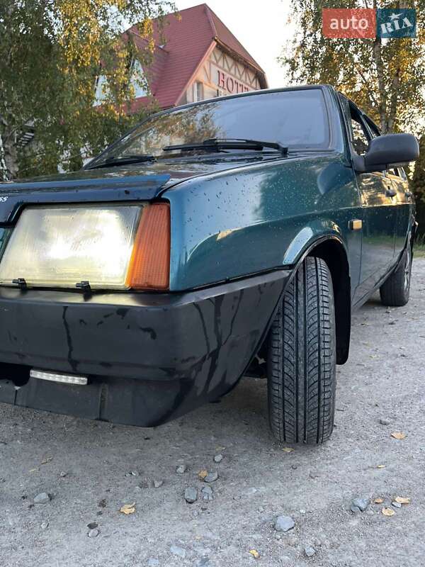 Седан ВАЗ / Lada 21099 2001 в Львові