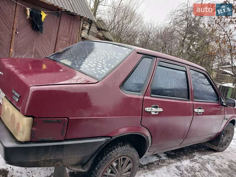 Седан ВАЗ / Lada 21099 2004 в Почаеве