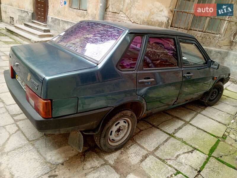 Седан ВАЗ / Lada 21099 2004 в Львове