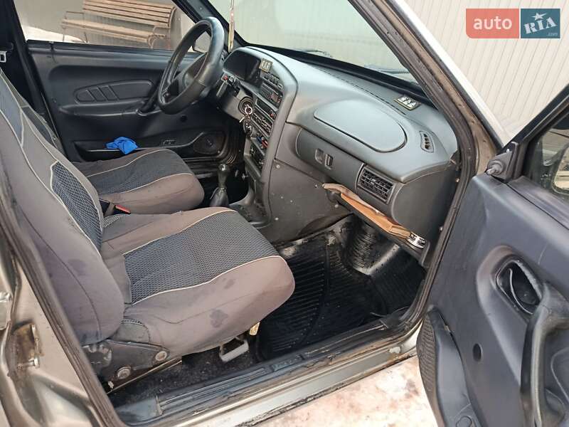 Седан ВАЗ / Lada 21099 2001 в Кривому Розі