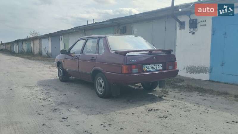 Седан ВАЗ / Lada 21099 2004 в Нетешине