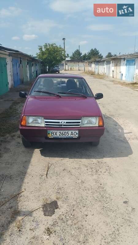 Седан ВАЗ / Lada 21099 2004 в Нетешине