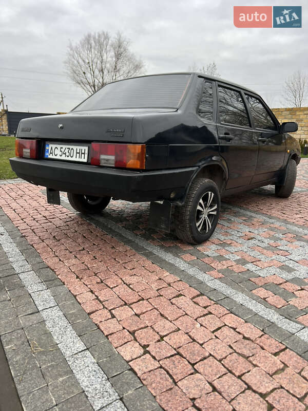 Седан ВАЗ / Lada 21099 2005 в Нововолынске