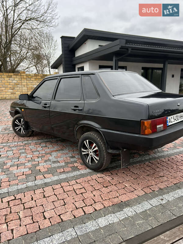 Седан ВАЗ / Lada 21099 2005 в Нововолынске