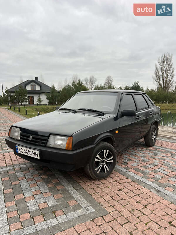 Седан ВАЗ / Lada 21099 2005 в Нововолынске