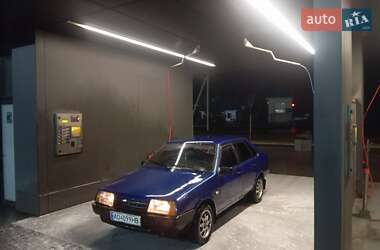 Седан ВАЗ 21099 2001 в Ганичах