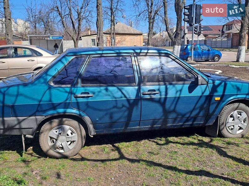Седан ВАЗ / Lada 21099 1999 в Харькове