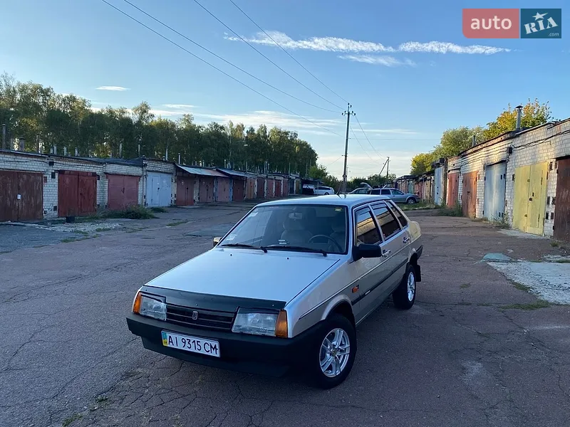 ВАЗ / Lada 21099