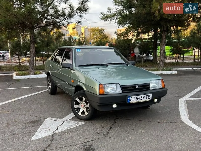 ВАЗ / Lada 21099