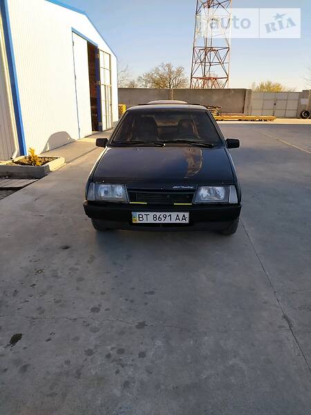 Хетчбек ВАЗ 2109 2002 в  фото Хетчбек ВАЗ 2109 2002 в