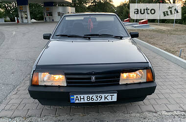 Хэтчбек ВАЗ / Lada 2109 1995 в Изюме